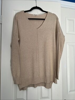 Urban Daizy Beige V-Neck Lightweight Supersoft Sweater